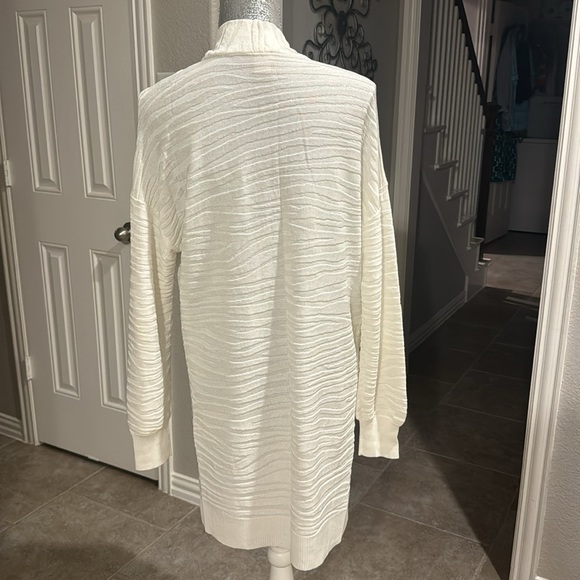 Women's Chico's Open Long Cardigan Medium Cream Animal Print - Picture 3 of 6